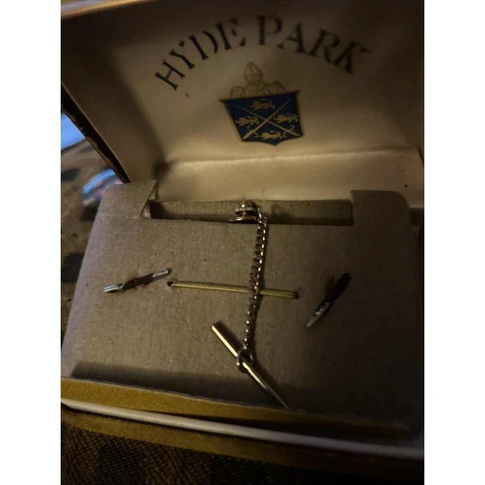 Vintage Hyde Park Set Gold Tone Cuff Links and Tie Tack Set EUC!! Box Is Stained